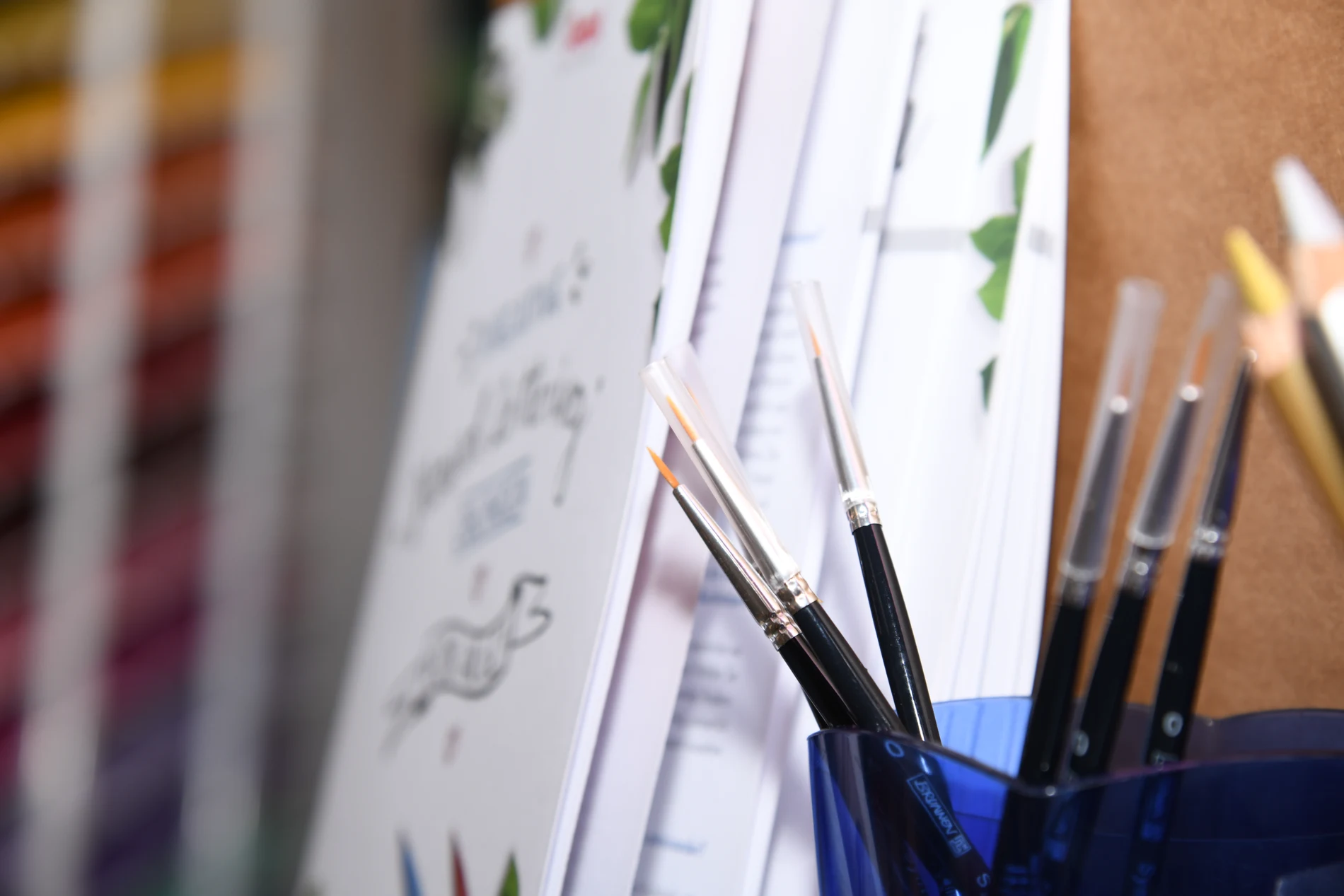 Pinsel und Künstlerbedarf im Detail.